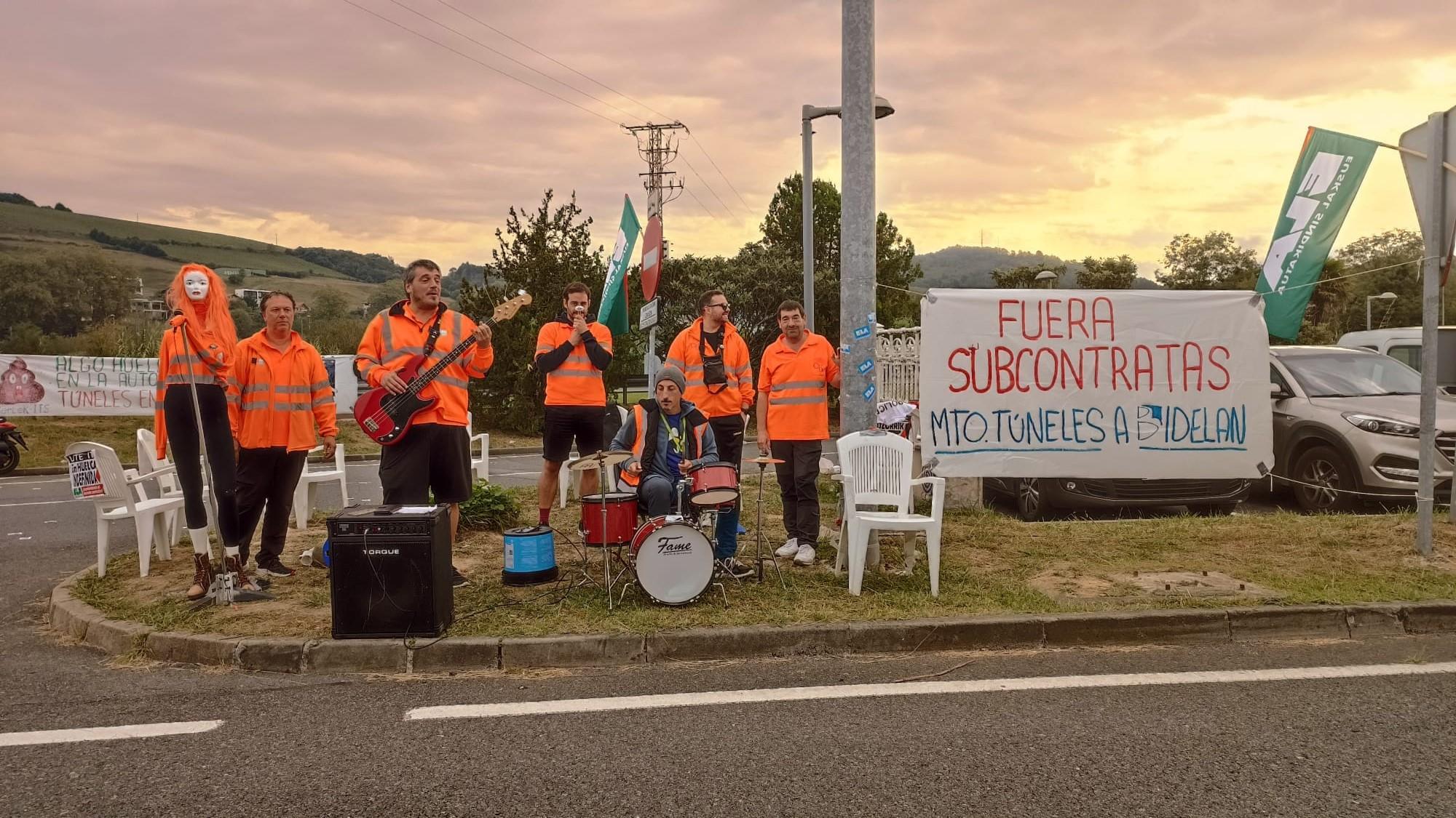 El personal de mantenimiento de túneles de Gipuzkoa en huelga.